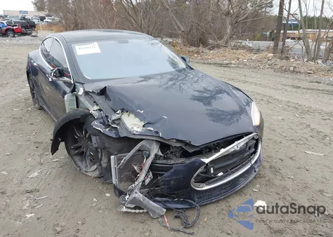 2014 Tesla Model S P85 из США, поврежденный, VIN 5YJSA1H15EFP43884